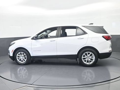 Used 2024 Chevrolet Equinox LS w/ Driver Confidence II Package FWD image 3