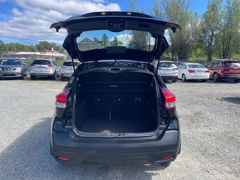 Used 2018 Nissan Kicks SV FWD image 26
