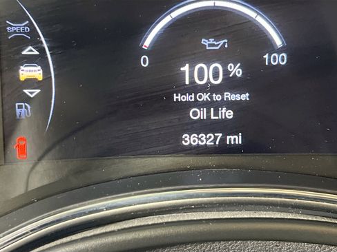 Used 2022 Jeep Grand Cherokee Laredo E image 12