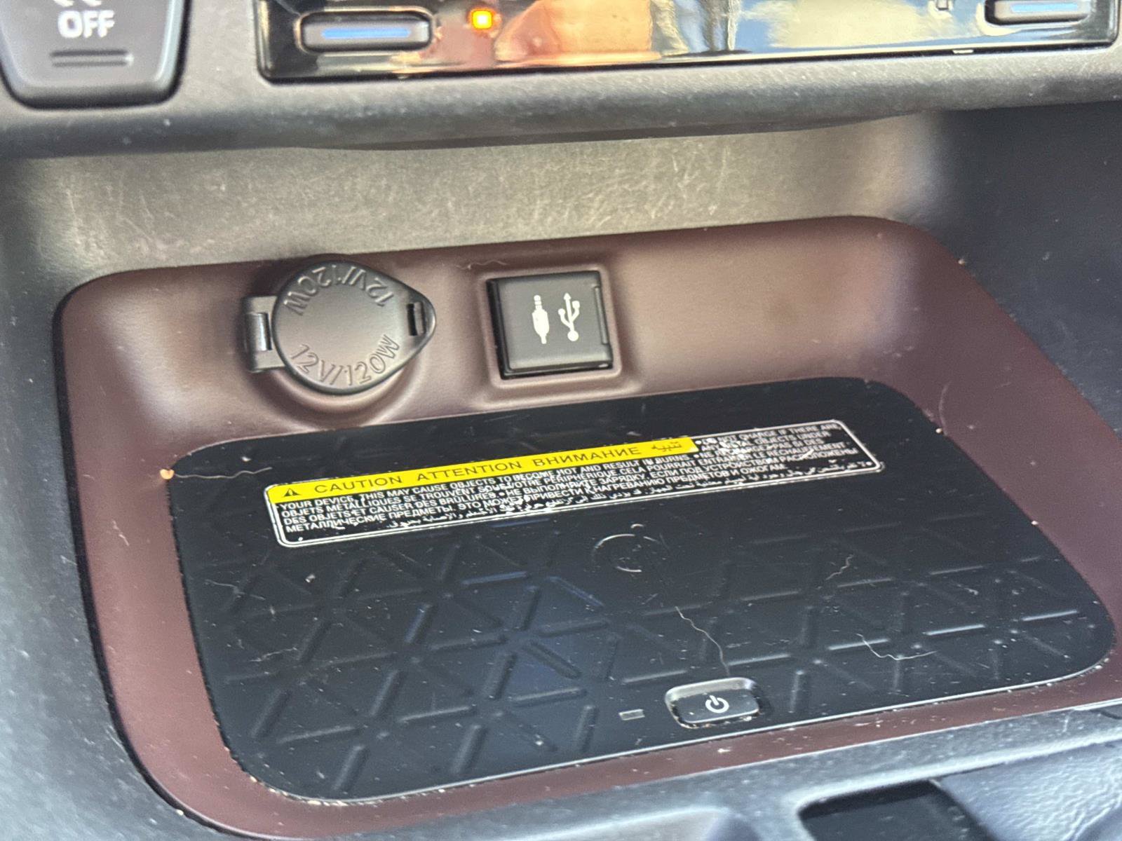 Used 2019 Toyota RAV4 Limited w/ Advanced Technology Package AWD/4WD image 40