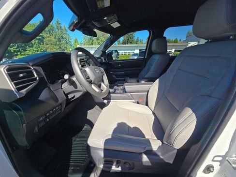 Used 2025 Toyota Tundra SR5 w/ SR5 Premium Package AWD/4WD image 22