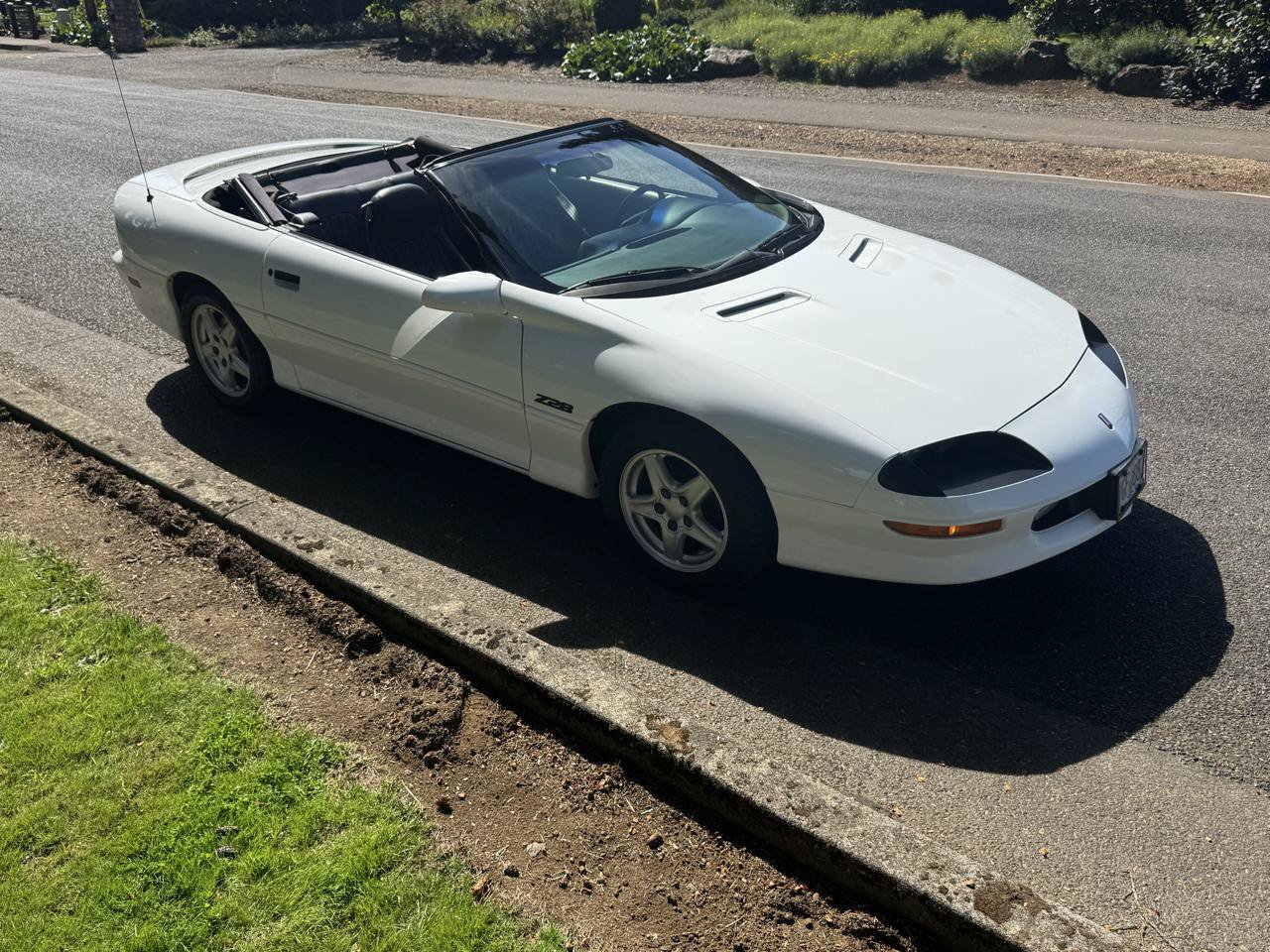 Used 1997 Chevrolet Camaro Z28 w/ Preferred Equipment Group 2 RWD image 14