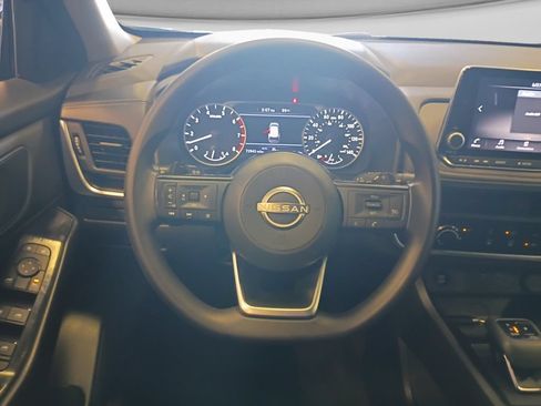 Used 2024 Nissan Rogue S AWD/4WD image 14