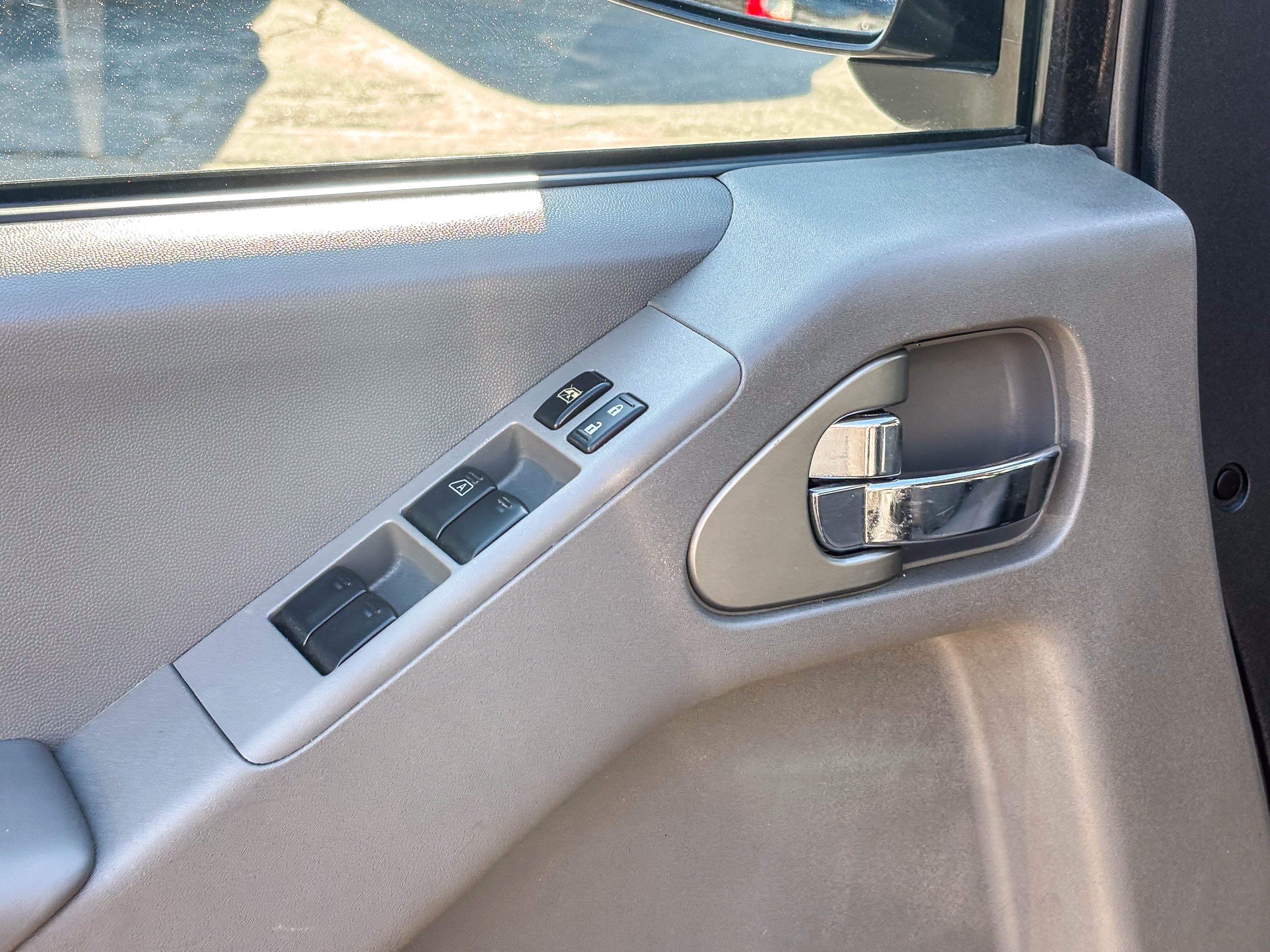 Used 2020 Nissan Frontier SV w/ Midnight Edition Floor Mats RWD image 22
