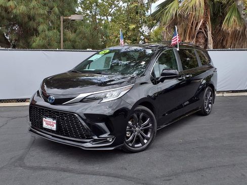 Certified 2024 Toyota Sienna XSE w/ XSE Plus Package FWD image 25