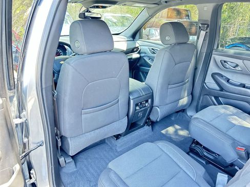 Used 2023 Chevrolet Traverse LT FWD image 12