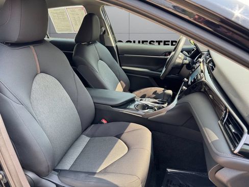 Used 2019 Toyota Camry LE FWD image 17