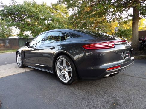 Used 2018 Porsche Panamera 4 image 13