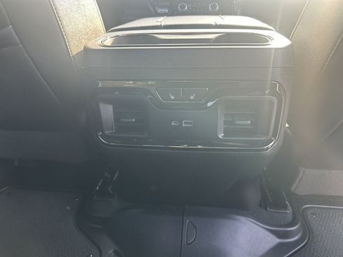 Used 2024 GMC Sierra 1500 AT4 w/ Technology Package AWD/4WD image 13