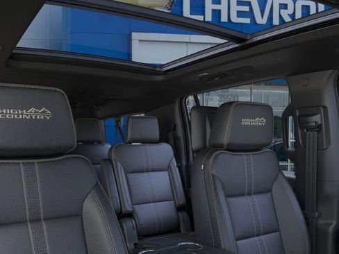 New 2026 Chevrolet Suburban High Country AWD/4WD image 24
