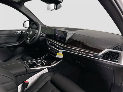 New 2026 BMW X5 xDrive40i w/ Parking Assistance Package AWD/4WD image 29