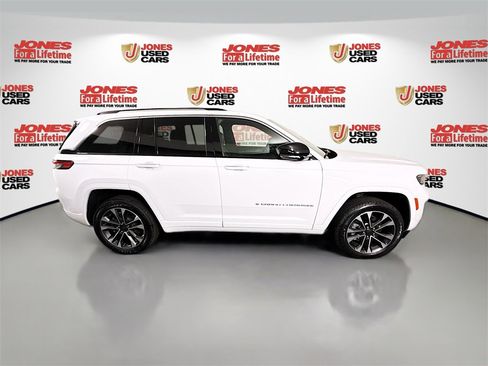 Used 2022 Jeep Grand Cherokee Overland image 19