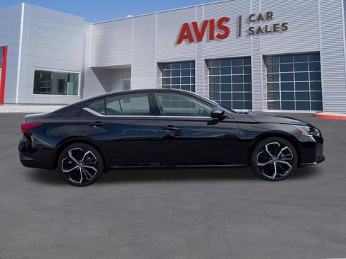 Used 2025 Nissan Altima 2.5 SR FWD image 5