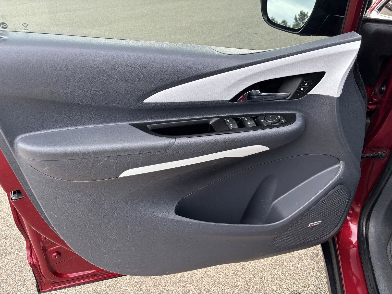 Used 2021 Chevrolet Bolt Premier w/ Infotainment Package FWD image 12