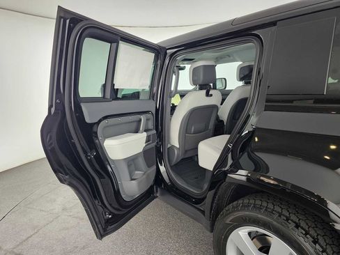 New 2026 Land Rover Defender 110 X-Dynamic SE image 15