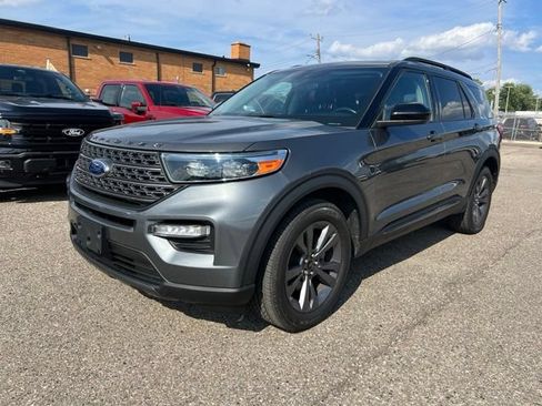 Certified 2023 Ford Explorer XLT w/ Equipment Group 202A AWD/4WD image 30