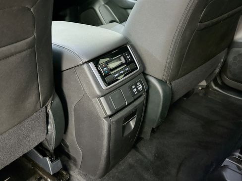 Used 2025 Subaru Ascent Premium AWD/4WD image 27