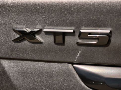 Used 2020 Cadillac XT5 Premium Luxury FWD image 8