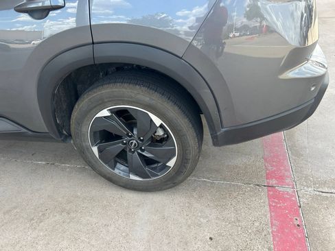 Used 2025 Nissan Rogue SV AWD/4WD image 13
