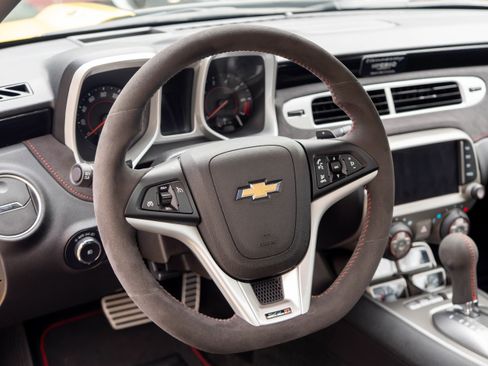 Used 2015 Chevrolet Camaro ZL1 image 13