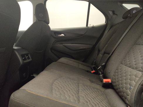 Used 2018 Chevrolet Equinox LT FWD image 18