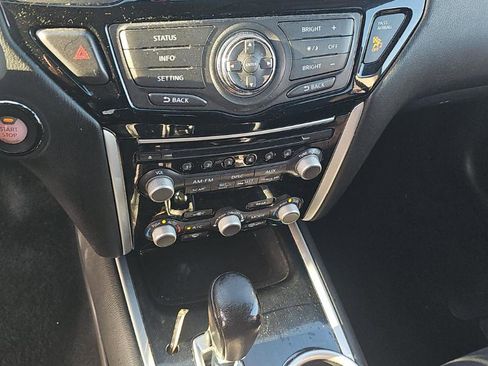 Used 2013 Nissan Pathfinder SV w/ Cargo Pkg image 11