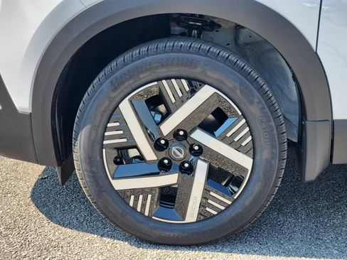 New 2026 Nissan Kicks SV image 7