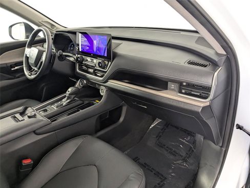 Used 2024 Toyota Grand Highlander Platinum image 24