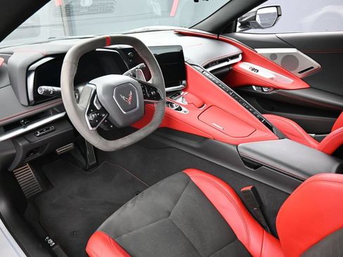 Used 2022 Chevrolet Corvette Stingray Preferred Cpe w/ Z51 Performance Package RWD image 4