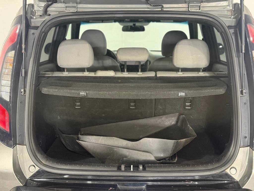Used 2016 Kia Soul + FWD image 31