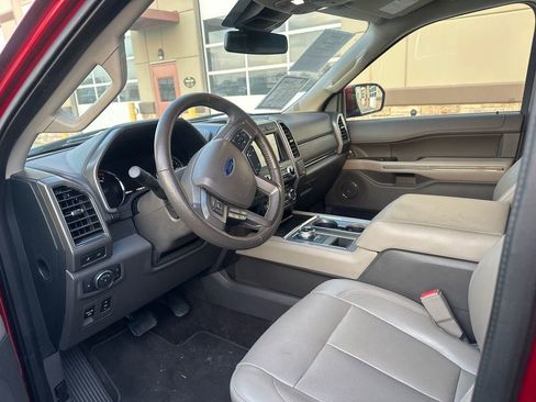 Used 2018 Ford Expedition XLT w/ Equipment Group 202A image 10