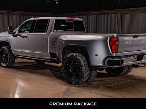 Used 2025 Chevrolet Silverado 3500 High Country w/ High Country Premium Package AWD/4WD image 7