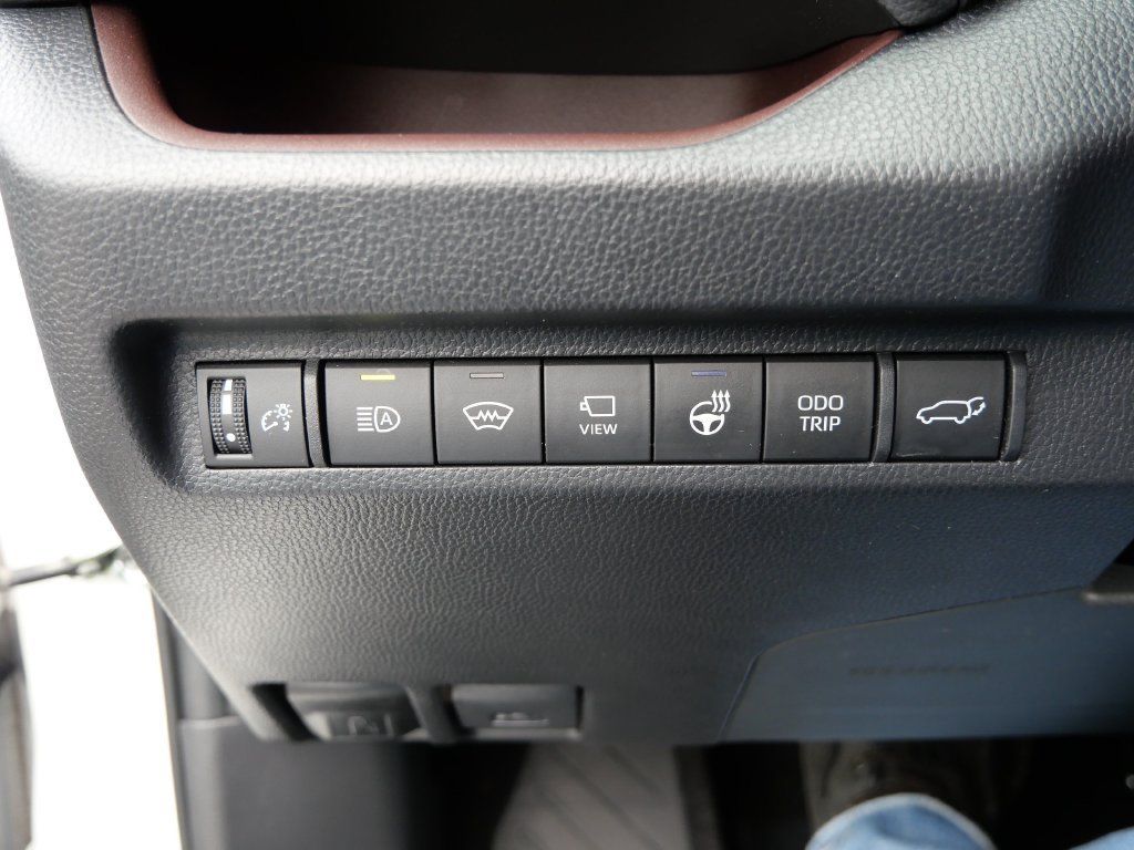 Used 2023 Toyota RAV4 Limited AWD/4WD image 30