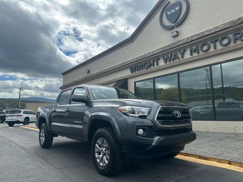 Used 2016 Toyota Tacoma SR5 image 1