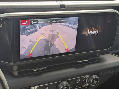 Used 2024 Jeep Wrangler Unlimited Rubicon 392 image 28