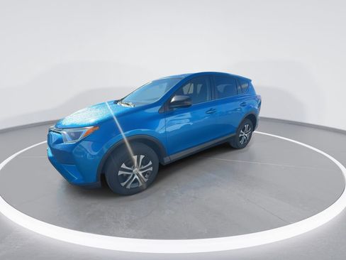 Used 2017 Toyota RAV4 LE w/ Carpet Mat Package FWD image 4
