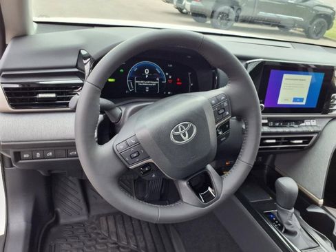 New 2025 Toyota Camry LE image 10