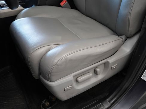 Used 2014 Toyota Sequoia Limited image 27