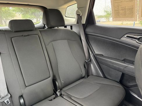 Used 2025 Kia Sportage LX FWD image 37