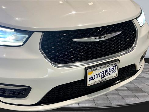 Used 2022 Chrysler Pacifica Touring-L FWD image 31