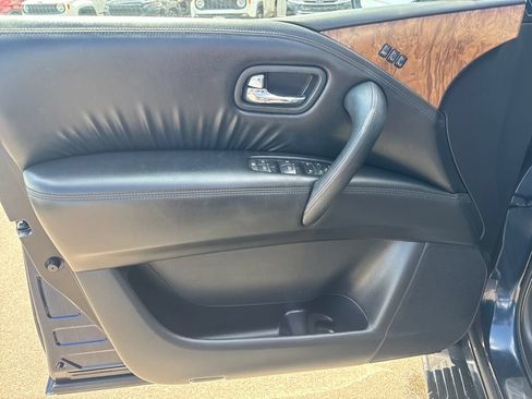 Used 2021 Nissan Armada SL w/ Captain's Chairs Package AWD/4WD image 10