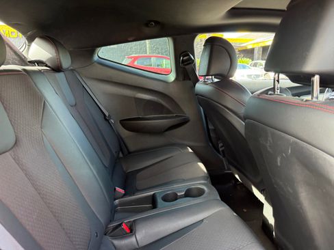 Used 2020 Hyundai Veloster Turbo image 13