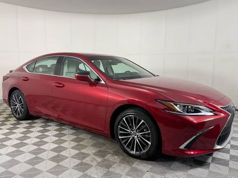Certified 2025 Lexus ES 300h w/ Premium Package image 7
