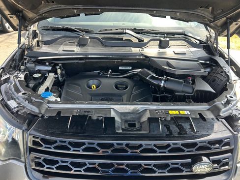 Used 2016 Land Rover Discovery Sport SE AWD/4WD image 14