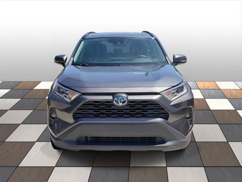 Used 2020 Toyota RAV4 XLE w/ All Weather Liner Package AWD/4WD image 2