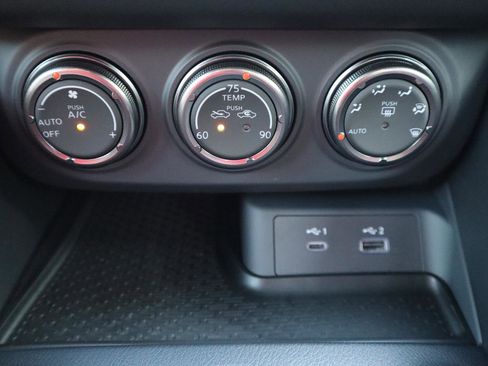 New 2025 Nissan Z NISMO w/ Floor Mat Package image 30