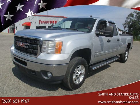 Used 2011 GMC Sierra 2500 SLE w/ SLE Preferred Package AWD/4WD image 1