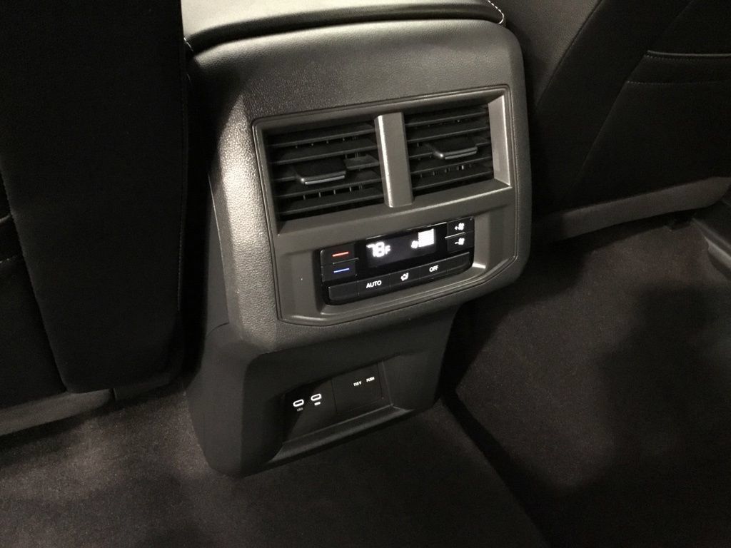 Used 2023 Volkswagen Atlas SE AWD/4WD image 36
