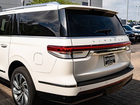 Used 2023 Lincoln Navigator L Reserve AWD/4WD image 19