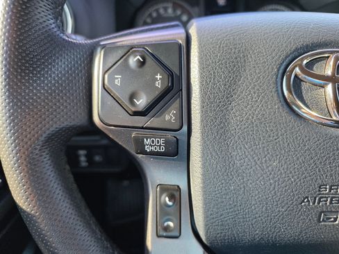 Used 2018 Toyota Tacoma TRD Off-Road w/ Technology Package AWD/4WD image 20